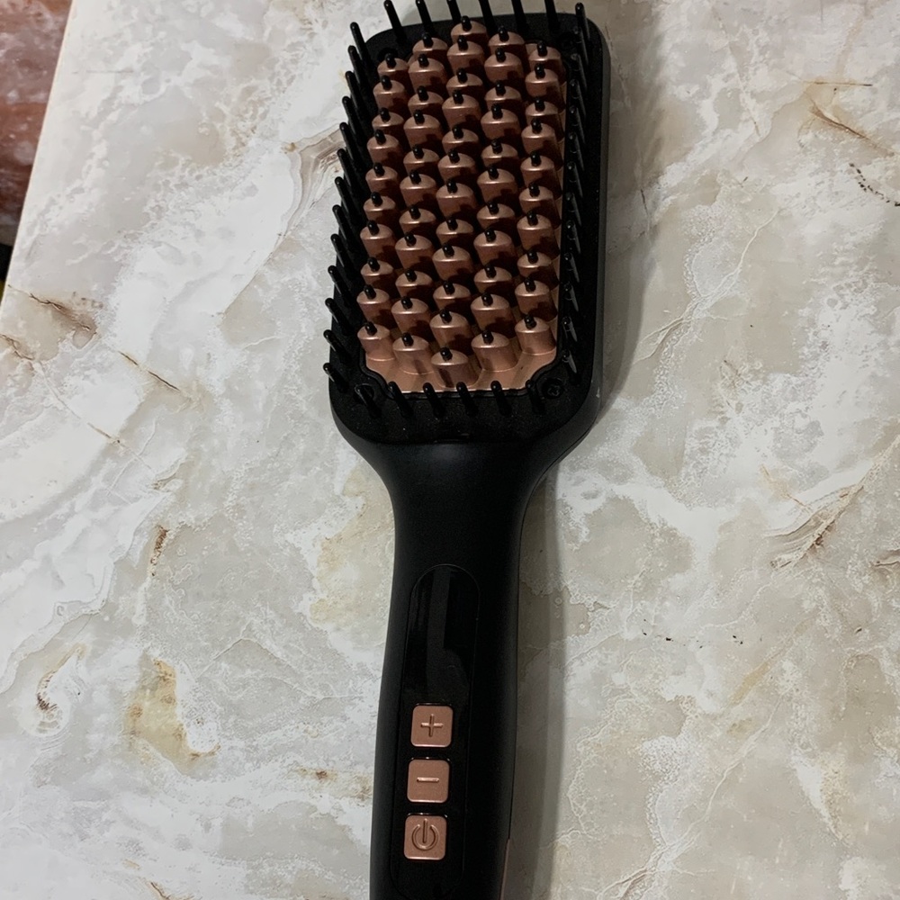 VISAGE Hair Straightening Brush